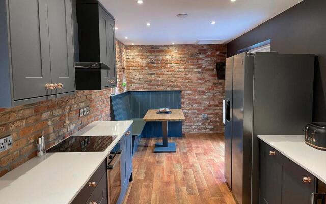 Selworthy - Luxury 3 Bedroom Apartment