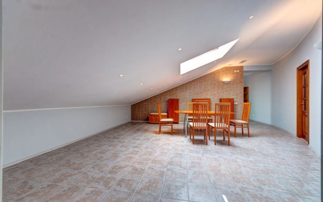 Luxury 3-bedroom apartment Gonchara