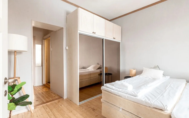 2ndhomes Bright 125m2 4BR Center Apt