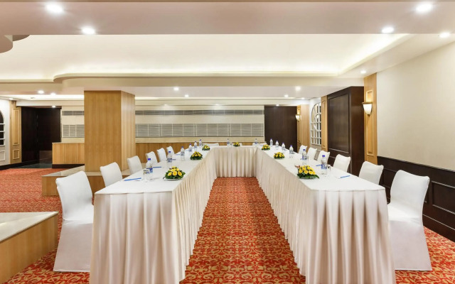 La Place Sarovar Portico, Lucknow