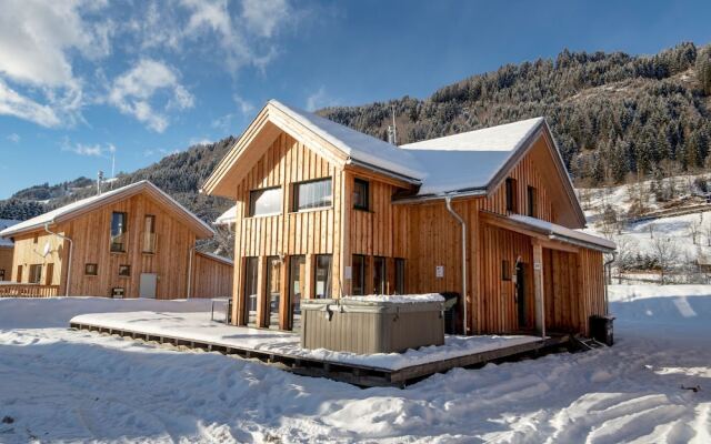 Luxurious Chalet in Murau with Outside Hot Tub