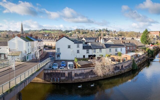 Bridge Guest House