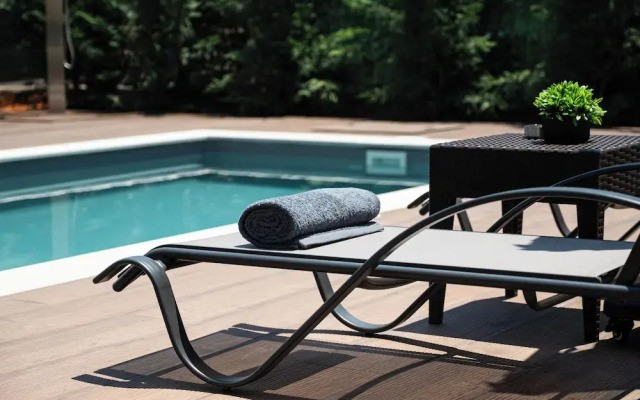 Lumina Apartment with Shared Pool