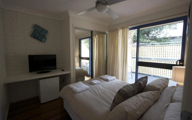 Byron Bay Accom Unit 3 41 Childe Street - Belongil Beach Apartment – Guest Rooms – Byron Bay