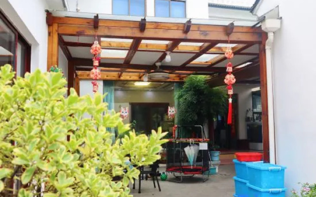 Luxiang Ancient Village Farmhouse