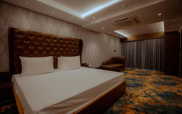 Royal Ritz
