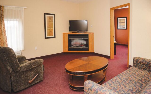 Quality Inn & Suites Ames Conference Center Near ISU Campus