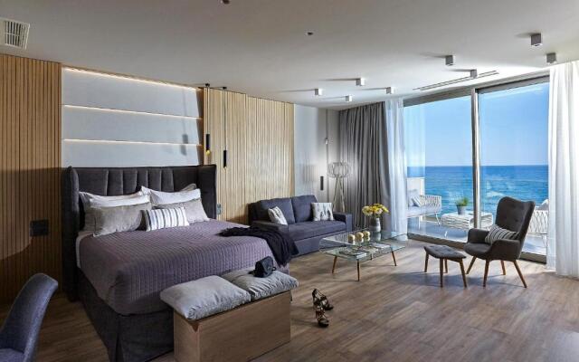 Seafront Apartments by Myseasight