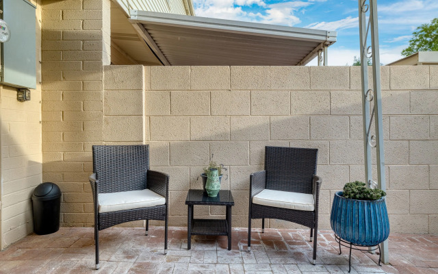 Old Town Treasure by Avantstay Central Location