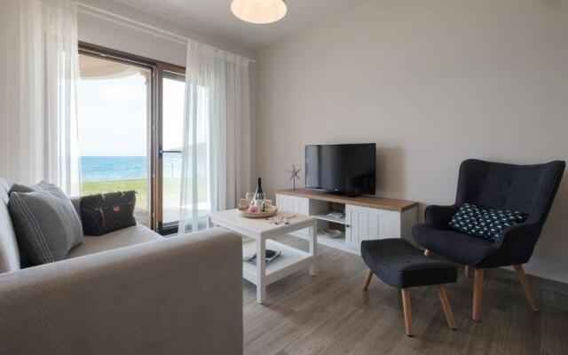 Armikes Beachfront Suites Afionas