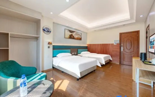 Yunfu Eurasia Business Hotel (City Hall)