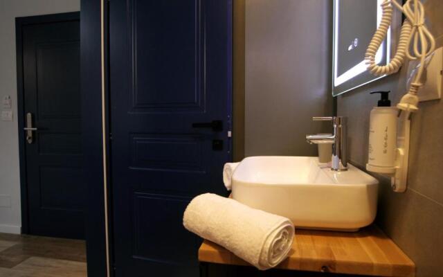 KONI's Studio Apartments
