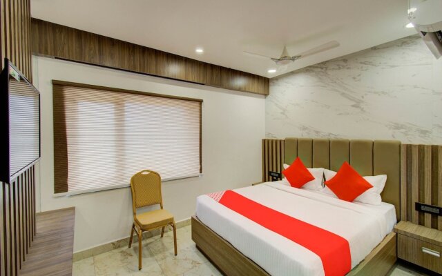 V Hotel by OYO Rooms