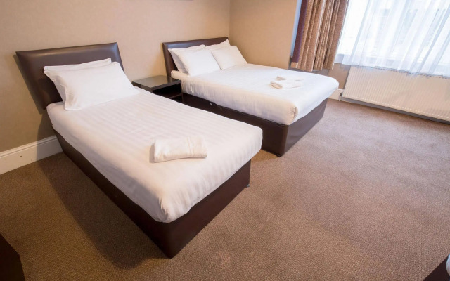 Rossmore Hotel