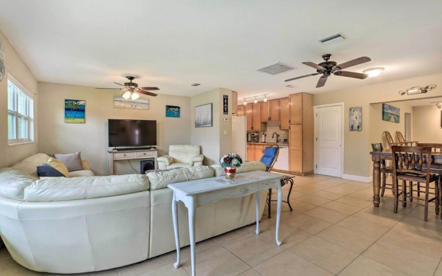 Bradenton Home w/ Beautiful Yard: 4 Mi to Downtown