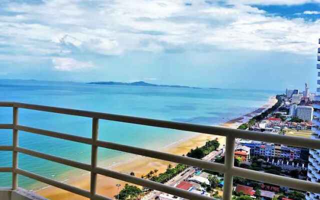 30th Floor Beach Condo With Stunning sea Views