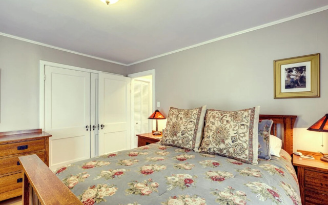 Yard & Grill: Centrally Located Denver Retreat!