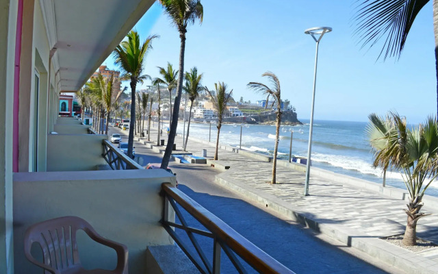 Hotel La Siesta Malecón
