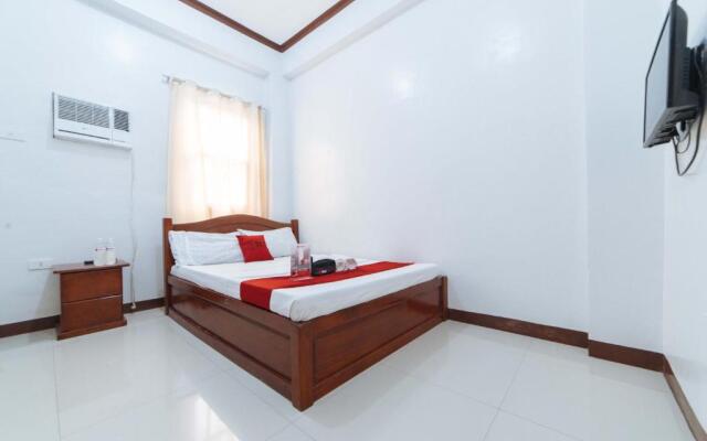 Reddoorz @ D Maagma Street - Vaccinated Staff