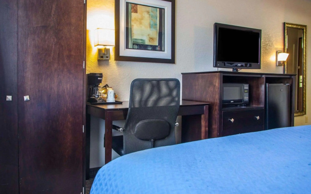 Quality Inn & Suites Ankeny - Des Moines