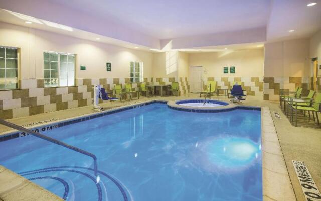 Baymont By Wyndham Dallas South-Desoto