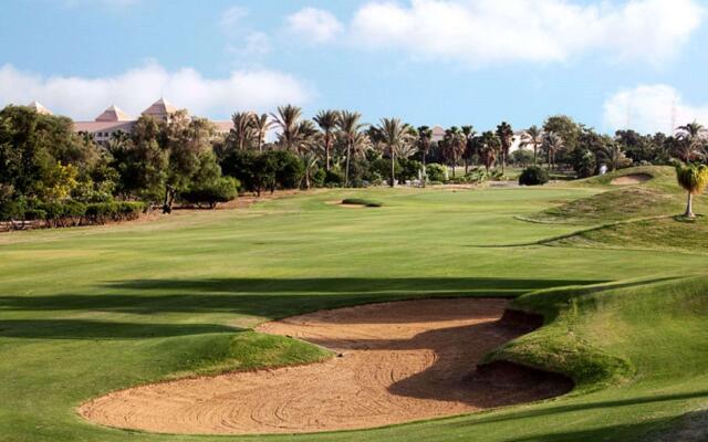 Hilton Pyramids Golf