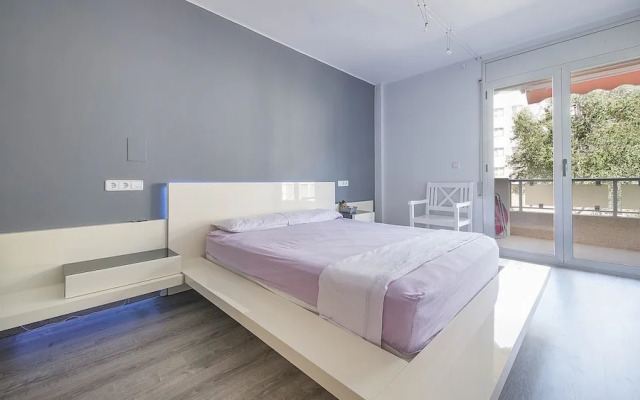 Ampolla Apartment TH18