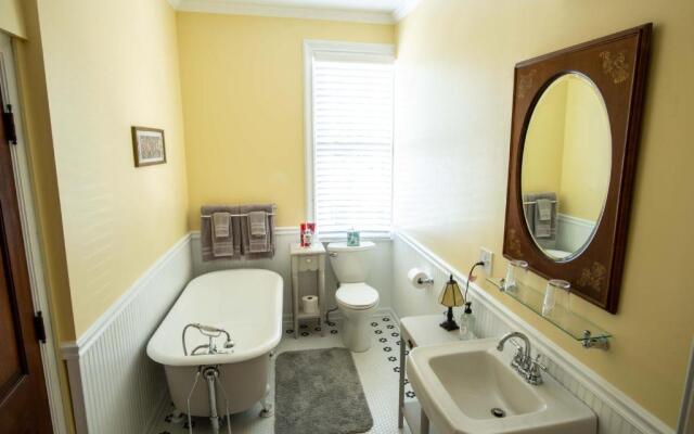 Valparaiso Inn Bed & Breakfast