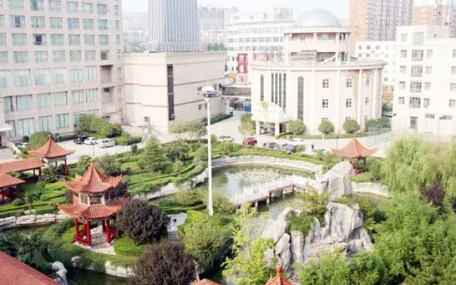 Zhengzhou Cheered Hotel
