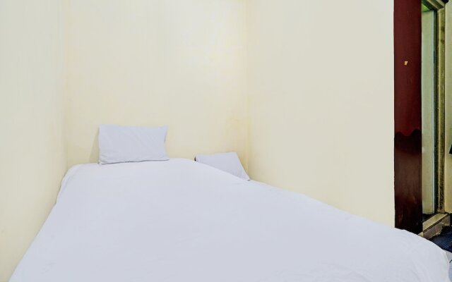 OYO Life 92546 Kost Merah Bojongsoang Syariah