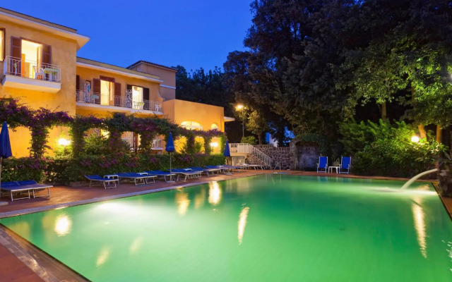 Hotel Cleopatra