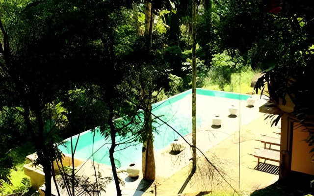 Bopath Falls Rock Chalets
