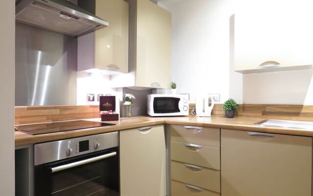 Tudors eSuites City Center Apartment