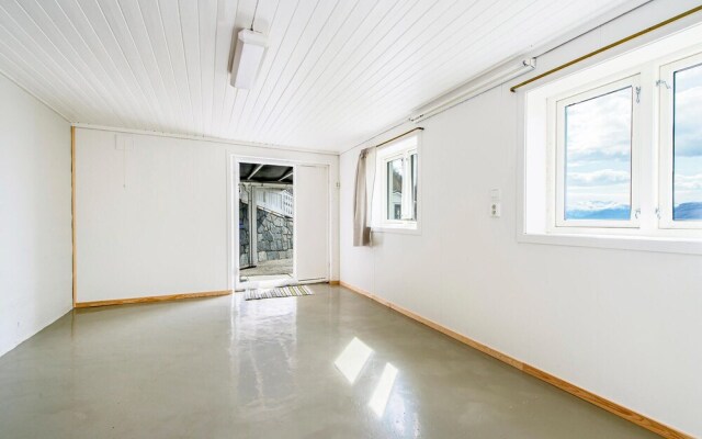Awesome Home in Strandebarm With 6 Bedrooms and Wifi