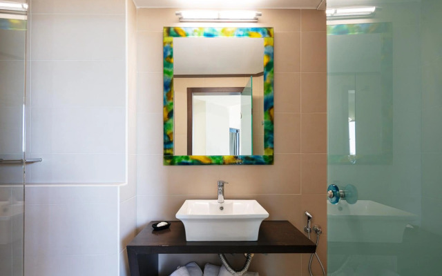 Steris Elegant Beach Hotel