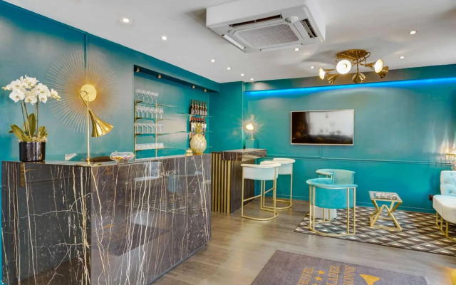 Hotel Carladez Cambronne
