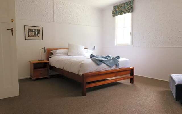 Muriwai Lodge