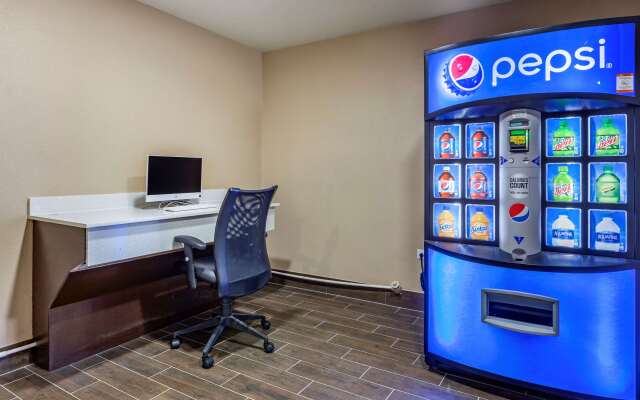 Comfort Inn & Suites Spring Lake - Fayetteville near Fort Bragg