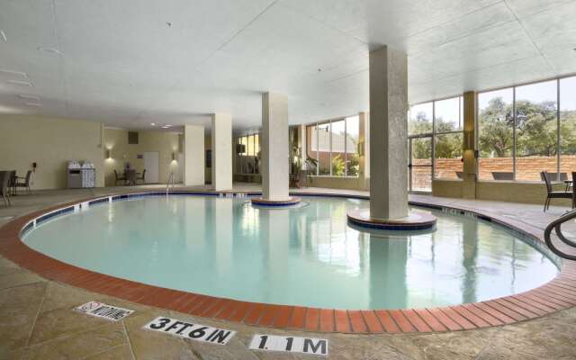 Embassy Suites by Hilton Dallas Market Center