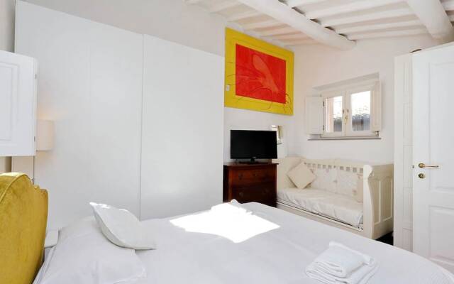 Pantheon Charming Penthouse