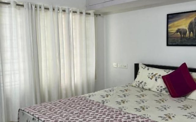 Little Chandhana Guest House
