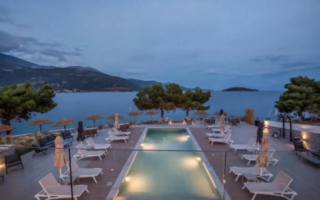 Trizonia Bay Hotel