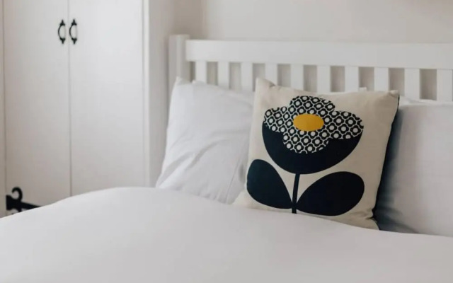 The Poppies - From 150 Per Night