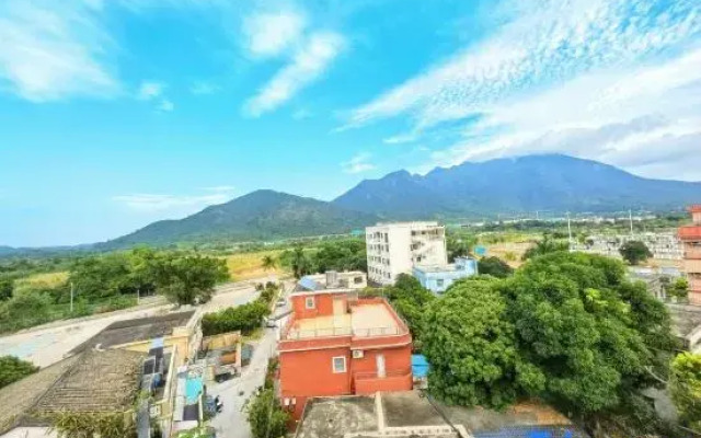 Shenzhen Lezizai Meijiu Time House B&B（Yangmeikeng/judiaosha)）