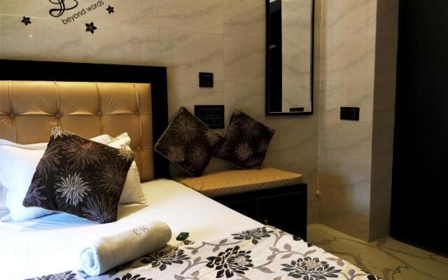 City Hotel