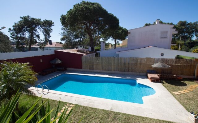 7 Waves Surf Hostel