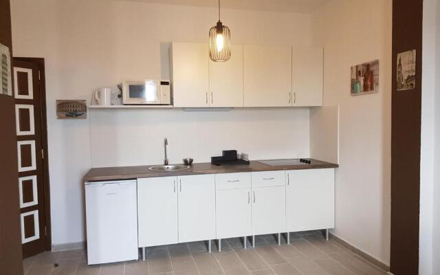 La Naval 209, 5ºA - LONDRES -