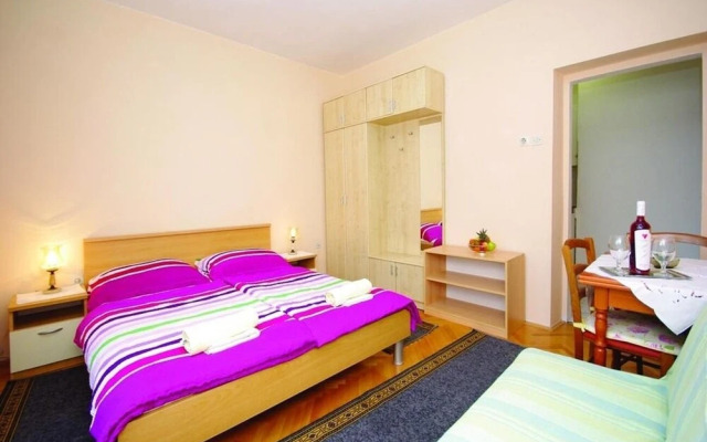 Ljuba - 130 Meter From sea - SA6