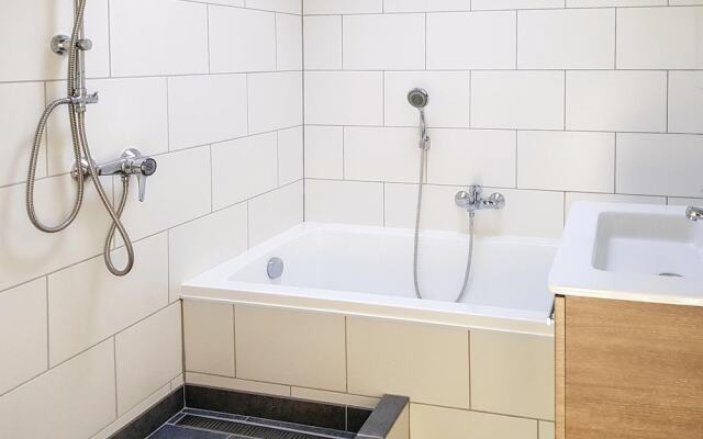 Nice Apartment in Hippolytushoef With 2 Bedrooms and Wifi