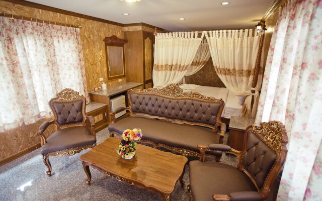 Chatsuree Boutique Resort